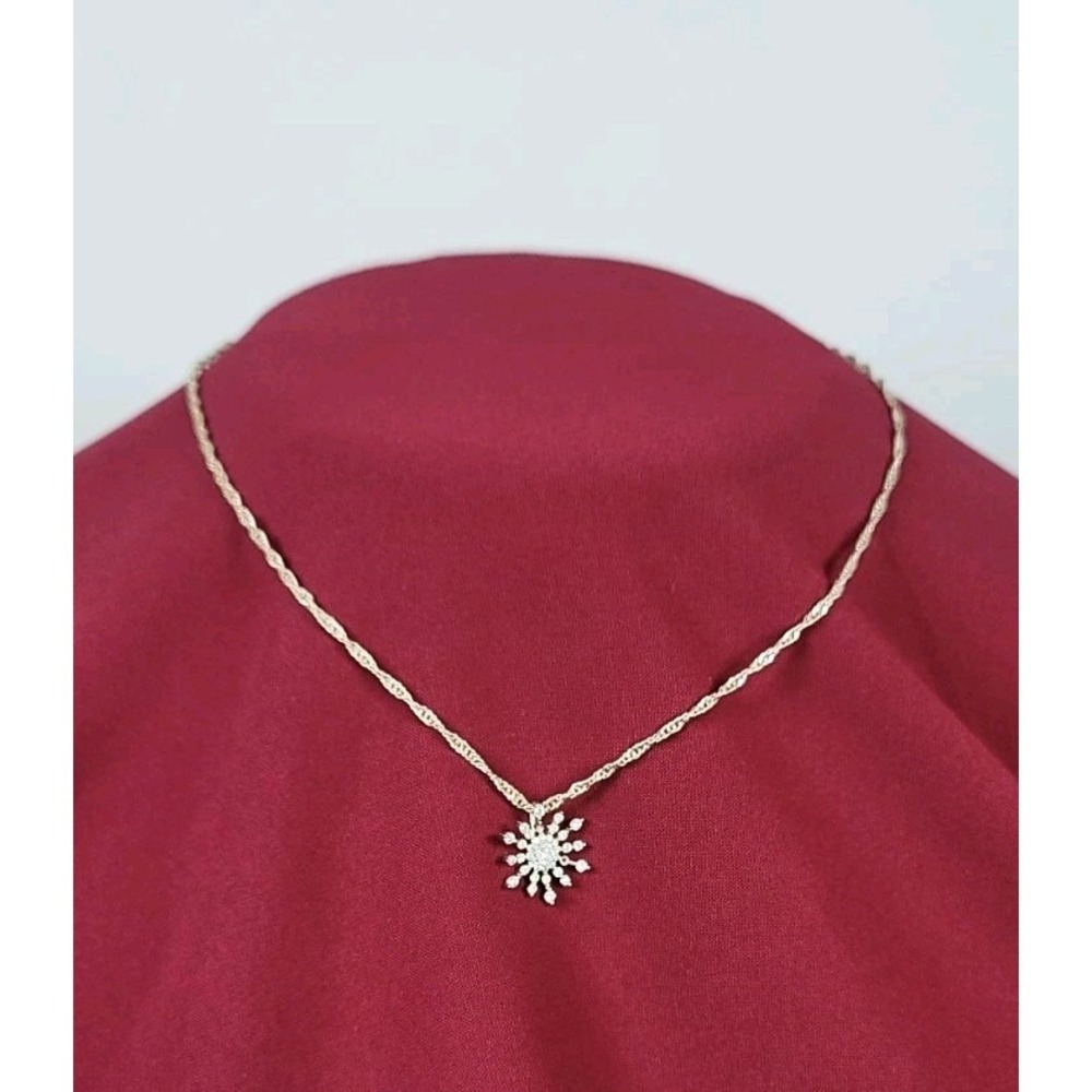 Stauer Sterling Silver Snowflake Pendant 925 1.5g .5 " L 17" Chain Necklace CZ